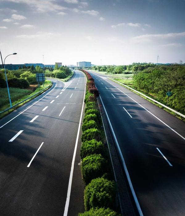 asphalt-road-tuscany-italy (1)